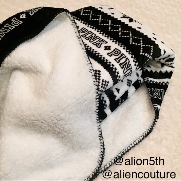 VS Pink Lux Sherpa Blanket—Limited Edition! - Picture 5 of 8